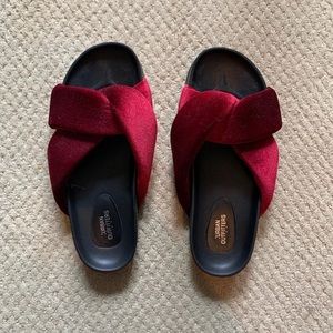 Urban outfitters slides